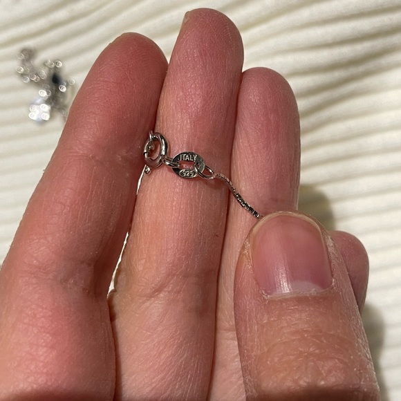 3 heart necklaces and one extra chain - Picture 4 of 5